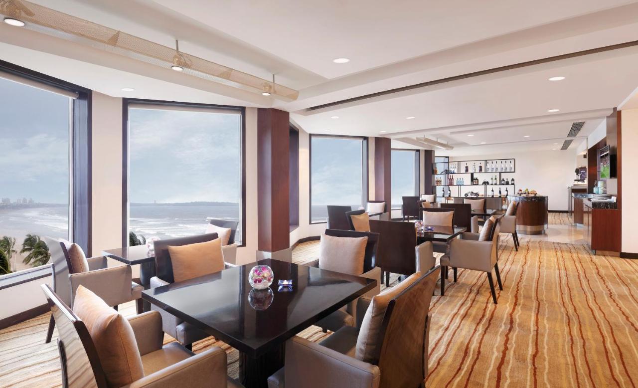 Novotel Mumbai Juhu Beach Εξωτερικό φωτογραφία Club Lounge at the Taj Mahal Palace
