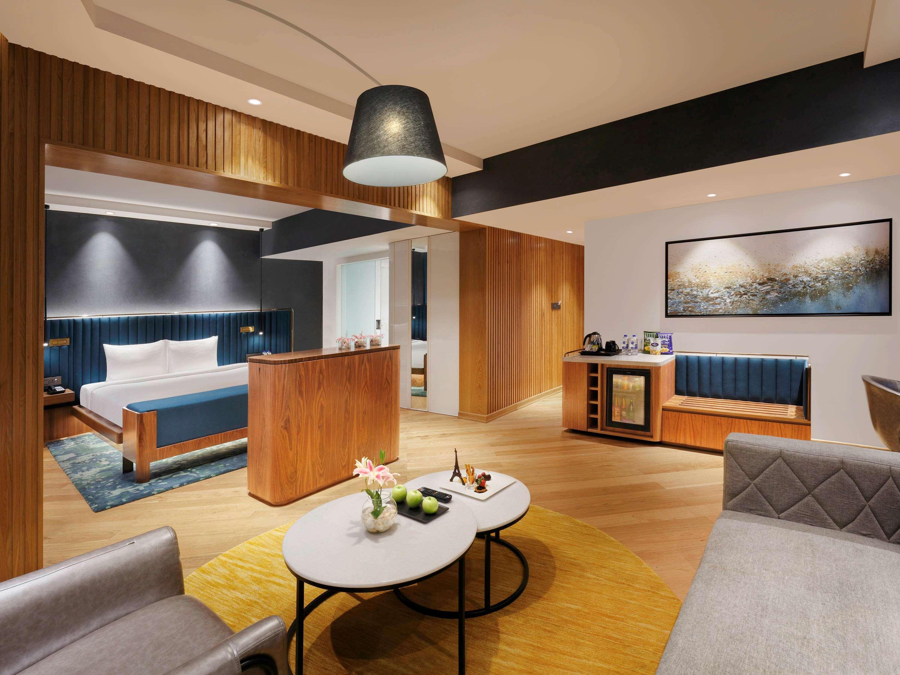 Novotel Mumbai Juhu Beach Εξωτερικό φωτογραφία Suite