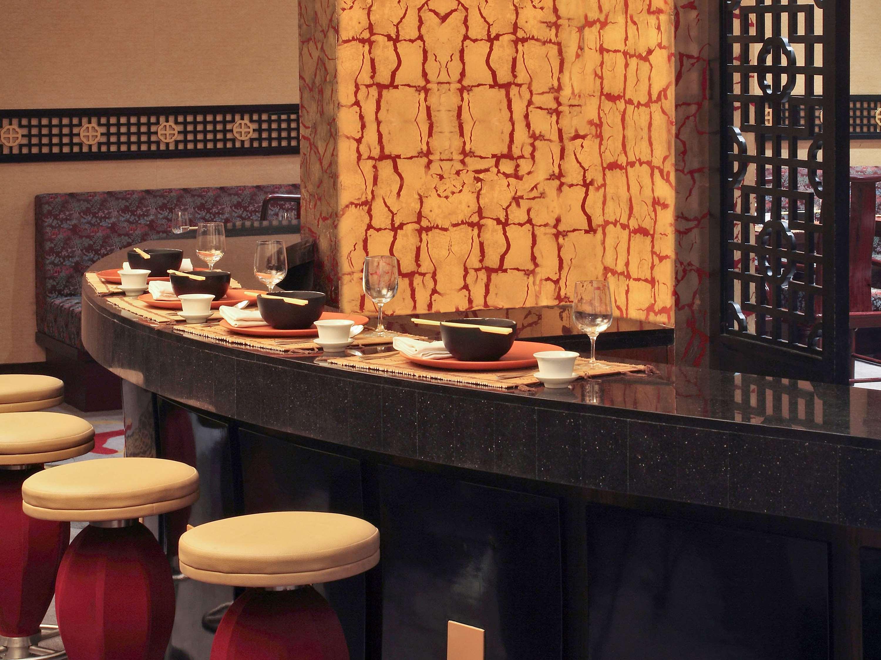 Novotel Mumbai Juhu Beach Εξωτερικό φωτογραφία A sushi bar