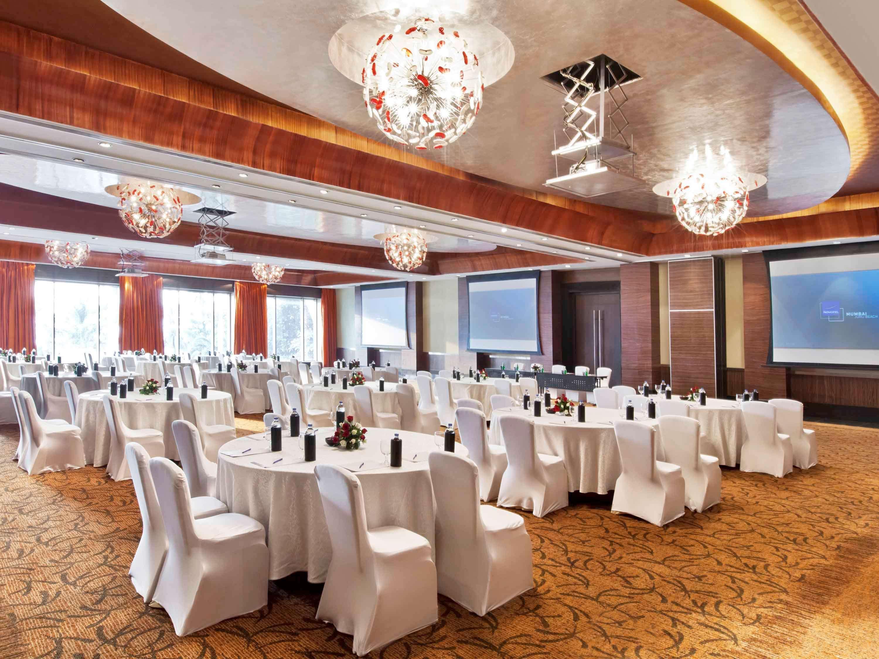 Novotel Mumbai Juhu Beach Εξωτερικό φωτογραφία The Grand Ballroom